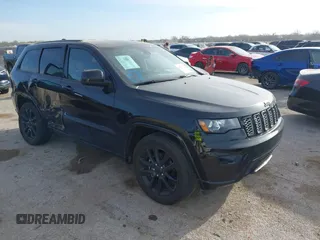 2018 Jeep Grand Cherokee Laredo E z VIN 1C4RJEAG4JC311699, wystawiony jako IAAI lot #41876920 z przebiegiem 42 584 mil mil oraz . Historia ofert i sprzedaży dostępna na DreamBid. Obrazek 1.