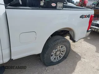 2017 Ford F-250 Lariat z VIN 1FT7W2BT7HEE48637, wystawiony jako IAAI lot #42234510 z przebiegiem 200 831 mil mil oraz . Historia ofert i sprzedaży dostępna na DreamBid. Obrazek 6.