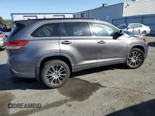 2018 Toyota Highlander SE z VIN 5TDJZRFH7JS543971, wystawiony jako Copart lot #59059755 z przebiegiem 60 635 mil mil oraz Szkoda całkowita • Salvage title. Historia ofert i sprzedaży dostępna na DreamBid. Obrazek 3.