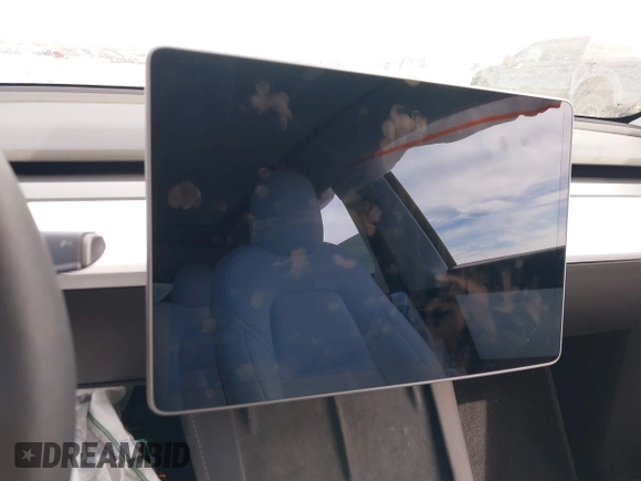 2021 Tesla Model Y Performance z VIN 5YJYGDEF8MF245641, wystawiony jako IAAI lot #41685230 z przebiegiem 25 903 mil mil oraz . Historia ofert i sprzedaży dostępna na DreamBid. Obrazek 17.