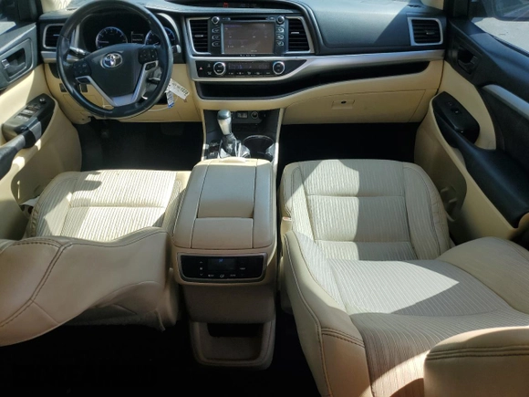 2017 Toyota Highlander LE with VIN 5TDZZRFH0HS191832, listed as a Copart auction lot 57968425 with 155,484 mi miles and Clean title. Bid and sale history available at DreamBid. Image 8.