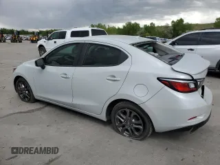 2019 Toyota Yaris L z VIN 3MYDLBYV6KY514188, wystawiony jako Copart lot #57063665 z przebiegiem 42 478 mil mil oraz Szkoda całkowita • Salvage title. Historia ofert i sprzedaży dostępna na DreamBid. Obrazek 2.