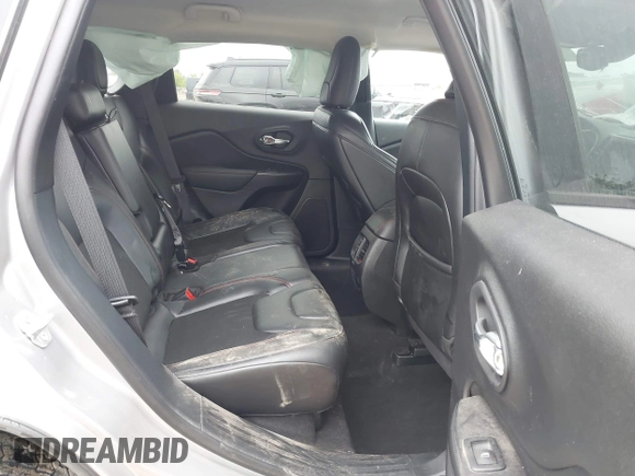 2020 Jeep Cherokee Trailhawk z VIN 1C4PJMBX0LD588251, wystawiony jako IAAI lot #42310054 z przebiegiem 47 780 mil mil oraz . Historia ofert i sprzedaży dostępna na DreamBid. Obrazek 8.