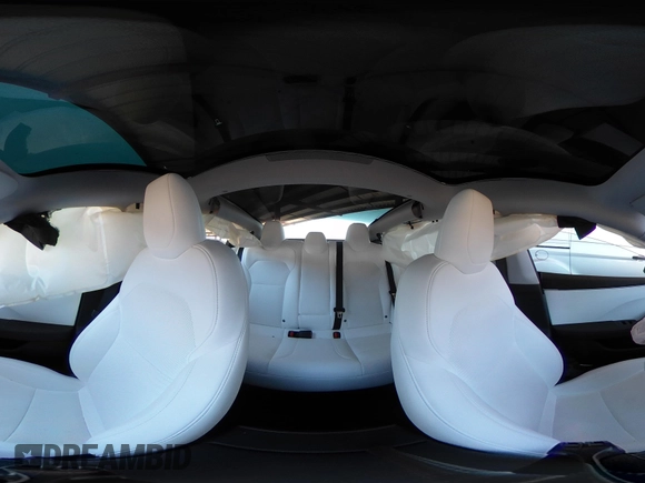 2025 Tesla Model 3 Long Range z VIN 5YJ3E1EB9SF885771, wystawiony jako IAAI lot #42158734 z przebiegiem 3480 mil mil oraz . Historia ofert i sprzedaży dostępna na DreamBid. Obrazek 17.