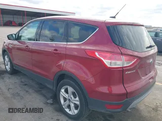 2016 Ford Escape SE with VIN 1FMCU0GX5GUA10252, listed as a IAAI auction lot 41686745 with 37,000 mi miles. Bid and sale history available at carsss.com. Image 3.