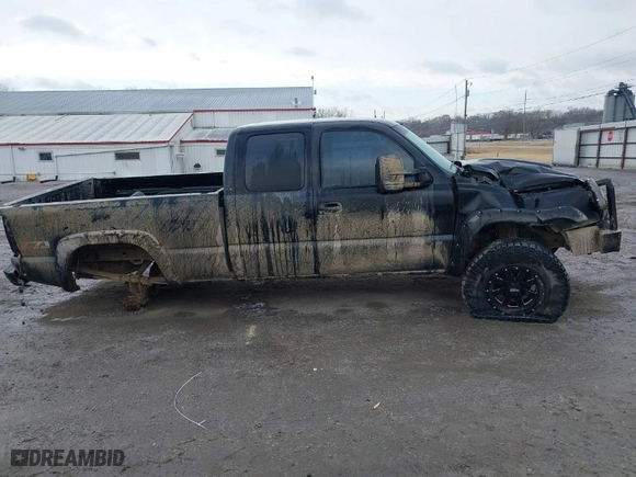 2003 Chevrolet Silverado 1500 LS with VIN 2GCEK19T831156203, listed as a IAAI auction lot 41513601 with 171,586 mi miles. Bid and sale history available at carsss.com. Image 13.