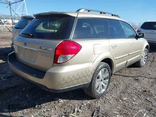 2009 Subaru Outback Ltd with VIN 4S4BP66C397323872, listed as a IAAI auction lot 41709253 with 999,999 mi miles. Bid and sale history available at carsss.com. Image 4.