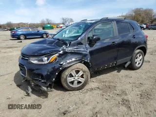 2021 Chevrolet Trax LT z VIN KL7CJPSM6MB372971, wystawiony jako Copart lot #50613055 z przebiegiem 60 705 mil mil oraz Szkoda całkowita • Salvage title. Historia ofert i sprzedaży dostępna na DreamBid. Obrazek 1.