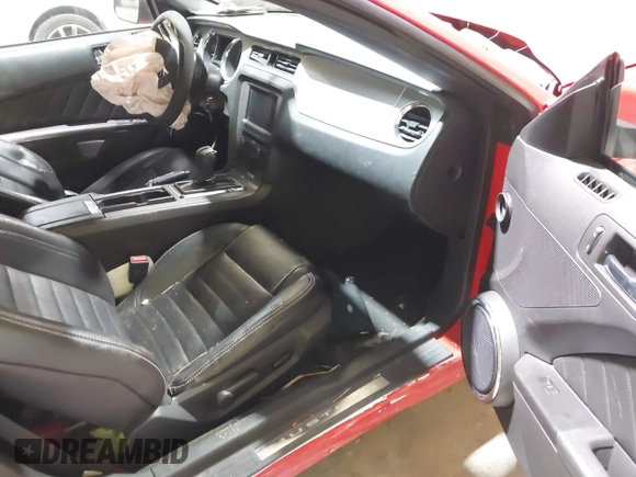 2014 Ford Mustang V6 with VIN 1ZVBP8EM9E5303736, listed as a IAAI auction lot 41895487 with 130,149 mi miles. Bid and sale history available at carsss.com. Image 5.