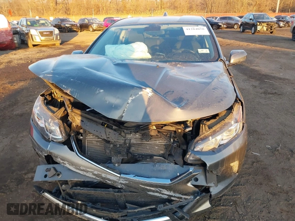 2017 Chevrolet Volt LT with VIN 1G1RA6S58HU152525, listed as a IAAI auction lot 41284058 with 69,066 mi miles. Bid and sale history available at carsss.com. Image 6.