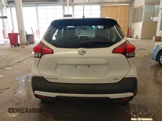 2019 Nissan Kicks SR with VIN 3N1CP5CU7KL538238, listed as a IAAI auction lot 41688621 with 40,142 mi miles. Bid and sale history available at carsss.com. Image 16.