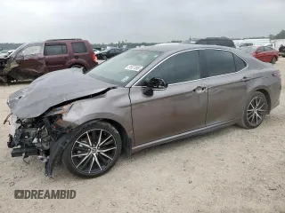 2024 Toyota Camry SE with VIN 4T1G11AK6RU218253, listed as a Copart auction lot 51627095 with 17,333 mi miles and Salvage Title. Bid and sale history available at carsss.com. Image 1.
