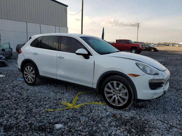 2013 Porsche Cayenne S с VIN WP1AB2A28DLA85229, выставлен на аукционе Copart как лот 50935415 с пробегом 215 629 миль миль и Списание • Salvage title. История ставок и продаж доступна на DreamBid. Изображение 4.