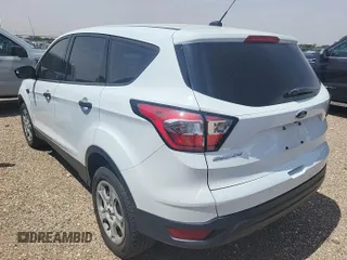 2017 Ford Escape S с VIN 1FMCU0F76HUD77633, выставлен на аукционе IAAI как лот 42455734 с пробегом 88 011 миль миль и . История ставок и продаж доступна на DreamBid. Изображение 1.