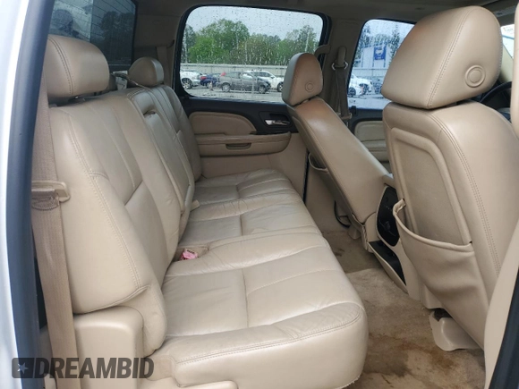 2008 GMC Sierra Denali z VIN 2GTEC638581195286, wystawiony jako Copart lot #51248935 z przebiegiem 216 464 mil mil oraz Szkody całkowita. Historia ofert i sprzedaży dostępna na DreamBid. Obrazek 10.
