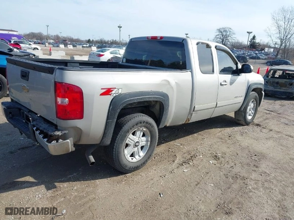 2007 Chevrolet Silverado 1500 LTZ with VIN 1GCEK19017Z535367, listed as a IAAI auction lot 41815602 with 142,676 mi miles. Bid and sale history available at carsss.com. Image 4.