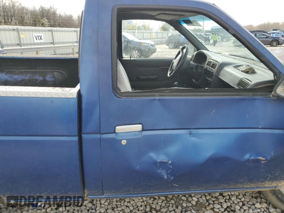 1996 Nissan Frontier XE z VIN 1N6SD11S5TC335953, wystawiony jako Copart lot #49104755 z przebiegiem 216 288 mil mil oraz Szkoda całkowita • Salvage title. Historia ofert i sprzedaży dostępna na DreamBid. Obrazek 10.