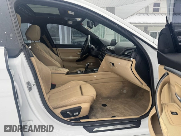 2016 BMW 4 Series 428i z VIN WBA4A9C53GG507015, wystawiony jako Copart lot #44042195 z przebiegiem 184 240 mil mil oraz Czysty tytuł • Clean title. Historia ofert i sprzedaży dostępna na DreamBid. Obrazek 5.