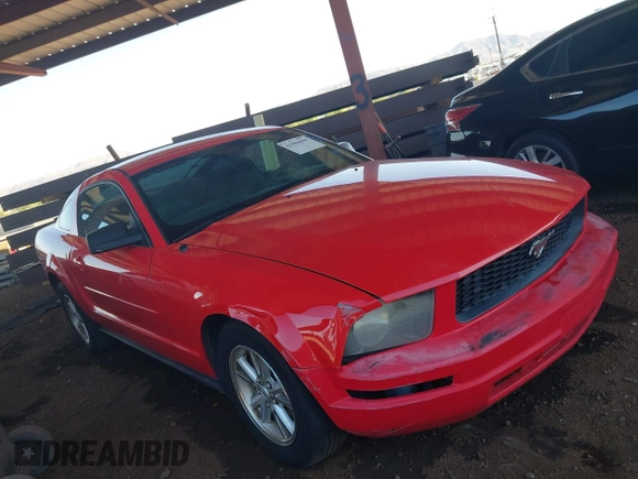 2007 Ford Mustang Deluxe z VIN 1ZVFT80NX75354713, wystawiony jako IAAI lot #41986604 z przebiegiem 156 691 mil mil oraz . Historia ofert i sprzedaży dostępna na DreamBid. Obrazek 12.