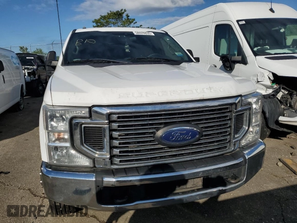 2022 Ford F-350 XL with VIN 1FT8W3DT4NEC08027, listed as a Copart auction lot 58028835 with 308,275 mi miles and Clean title. Bid and sale history available at DreamBid. Image 5.