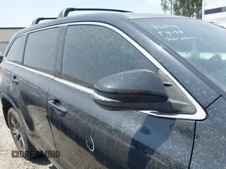 2018 Toyota Highlander LE with VIN 5TDZZRFH5JS284982, listed as a IAAI auction lot 42218539 with 76,868 mi miles and . Bid and sale history available at DreamBid. Image 14.