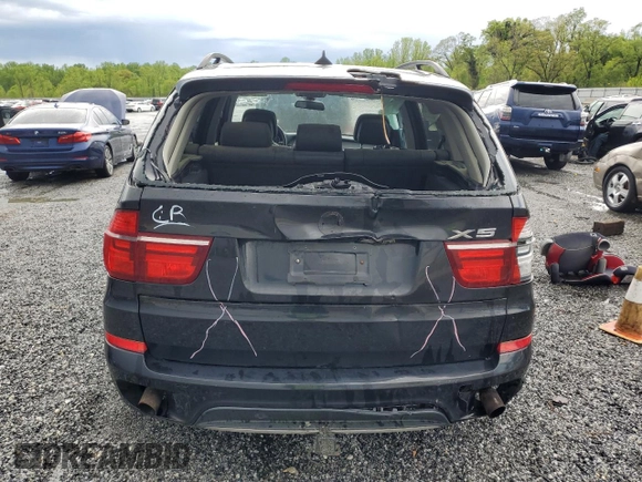 2013 BMW X5 xDrive35i z VIN 5UXZV4C5XD0G53045, wystawiony jako Copart lot #52986625 z przebiegiem 130 237 mil mil oraz Czysty tytuł • Clean title. Historia ofert i sprzedaży dostępna na DreamBid. Obrazek 6.