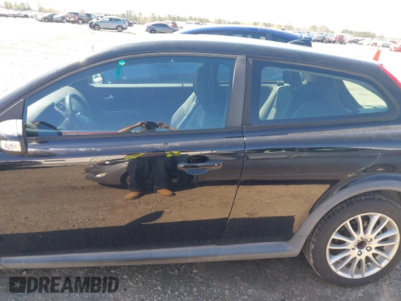 2010 Volvo C30 with VIN YV1672MK6A2178721, listed as a IAAI auction lot 41855907 with 137,362 mi miles and . Bid and sale history available at DreamBid. Image 14.