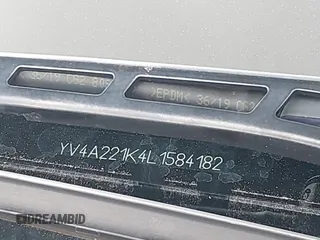 2020 Volvo XC90 Momentum with VIN YV4A221K4L1584182, listed as a IAAI auction lot 42584433 with 92,059 mi miles and . Bid and sale history available at DreamBid. Image 9.
