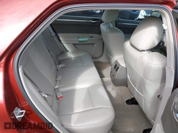 2007 Chrysler 300 C with VIN 2C3LA63H97H766771, listed as a IAAI auction lot 40188877 with 93,933 mi miles. Bid and sale history available at carsss.com. Image 8.