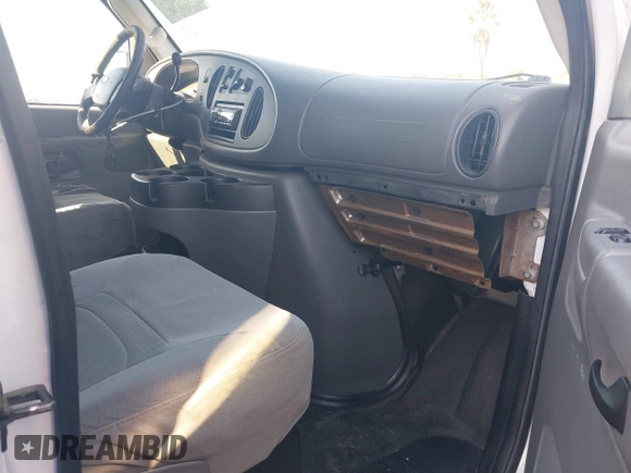 2007 Ford Econoline Cargo Commercial with VIN 1FTNS24W47DB08151, listed as a IAAI auction lot 41449205 with 638,815 mi miles and . Bid and sale history available at DreamBid. Image 5.