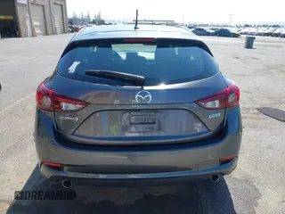 2018 Mazda 3 Touring z VIN 3MZBN1L38JM243749, wystawiony jako IAAI lot #41771812 z przebiegiem 65 533 mil mil oraz . Historia ofert i sprzedaży dostępna na DreamBid. Obrazek 16.