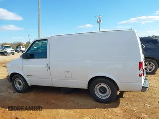 2000 Chevrolet Astro Cargo Van with VIN 1GCDM19W8YB190830, listed as a IAAI auction lot 41632529 with 278,111 mi miles. Bid and sale history available at carsss.com. Image 14.