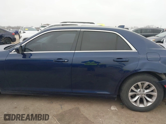 2015 Chrysler 300 Limited with VIN 2C3CCAAG5FH796498, listed as a IAAI auction lot 41520694 with 165,433 mi miles. Bid and sale history available at carsss.com. Image 14.