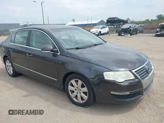 2006 Volkswagen Passat Value Edition z VIN WVWAK73C36P093366, wystawiony jako IAAI lot #42425785 z przebiegiem 53 125 mil mil oraz . Historia ofert i sprzedaży dostępna na DreamBid. Obrazek 1.