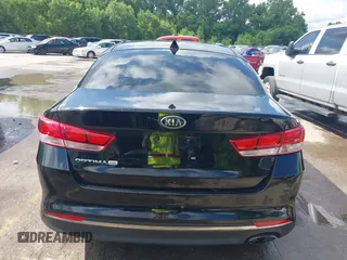 2017 Kia Optima LX z VIN 5XXGT4L35HG152515, wystawiony jako IAAI lot #42366917 z przebiegiem 102 256 mil mil oraz . Historia ofert i sprzedaży dostępna na DreamBid. Obrazek 16.