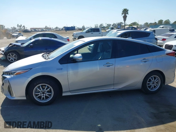 2017 Toyota Prius Plus with VIN JTDKARFP6H3021962, listed as a IAAI auction lot 42235283 with 168,233 mi miles and . Bid and sale history available at DreamBid. Image 14.