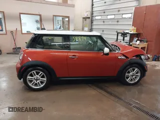 2011 MINI Hardtop S with VIN WMWSV3C52BTY13177, listed as a IAAI auction lot 41859894 with 92,168 mi miles and . Bid and sale history available at DreamBid. Image 14.