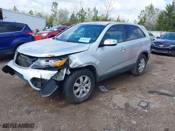 2012 Kia Sorento LX with VIN 5XYKT3A14CG199416, listed as a IAAI auction lot 41790577 with 178,158 mi miles. Bid and sale history available at carsss.com. Image 2.