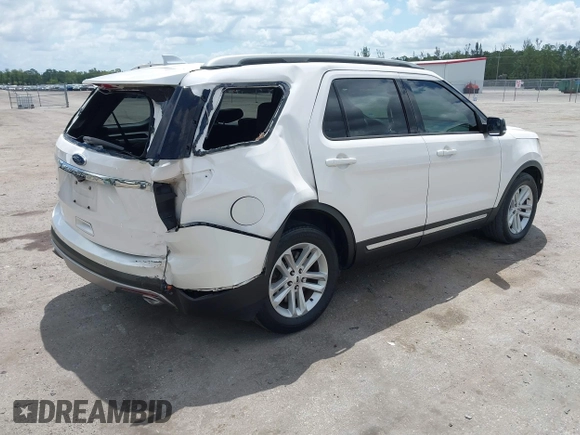2017 Ford Explorer XLT with VIN 1FM5K7D89HGE21643, listed as a IAAI auction lot 42080182 with 125,437 mi miles and . Bid and sale history available at carsss.com. Image 4.
