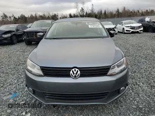 2014 Volkswagen Jetta with VIN 3VWWL7AJ0EM253922, listed as a Copart auction lot 41863685 with 226,765 mi miles and Salvage title. Bid and sale history available at DreamBid. Image 5.
