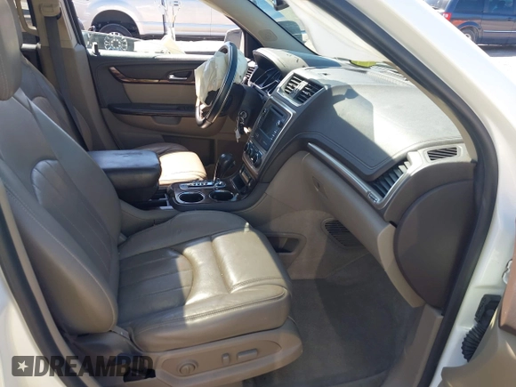 2013 GMC Acadia Denali with VIN 1GKKVTKD5DJ205295, listed as a IAAI auction lot 41708410 with 192,493 mi miles. Bid and sale history available at carsss.com. Image 5.