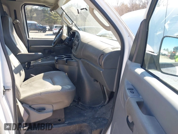 2008 Ford Econoline Cargo Commercial with VIN 1FTNE24W58DA33999, listed as a IAAI auction lot 41738201 with 220,021 mi miles and . Bid and sale history available at carsss.com. Image 5.