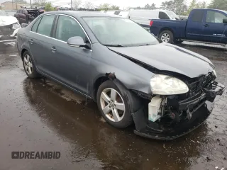 2008 Volkswagen Jetta SE with VIN 3VWRZ71K38M025776, listed as a Copart auction lot 55985785 with 200,694 mi miles and Salvage title. Bid and sale history available at DreamBid. Image 4.