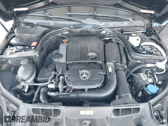 2013 Mercedes-Benz C-Class C 250 Sport with VIN WDDGF4HB8DA798585, listed as a IAAI auction lot 40421628 with 121,343 mi miles. Bid and sale history available at carsss.com. Image 10.