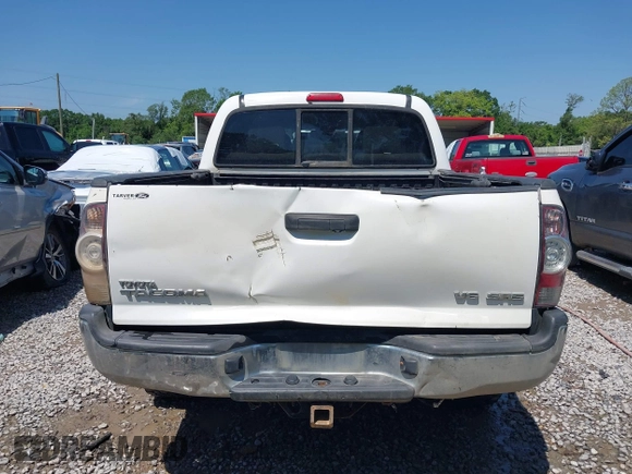 2013 Toyota Tacoma with VIN 5TFLU4EN0DX071533, listed as a IAAI auction lot 42050609 with 204,624 mi miles and . Bid and sale history available at DreamBid. Image 17.