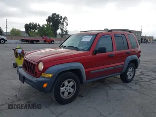 2007 Jeep Liberty Sport with VIN 1J4GK48K97W525047, listed as a IAAI auction lot 42022247 with 196,896 mi miles. Bid and sale history available at carsss.com. Image 6.