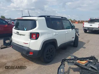 2018 Jeep Renegade Trailhawk with VIN ZACCJBCB9JPG76350, listed as a IAAI auction lot 40249880 with 74,926 mi miles. Bid and sale history available at carsss.com. Image 4.