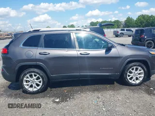 2018 Jeep Cherokee Latitude Plus с VIN 1C4PJLLBXJD553016, выставлен на аукционе IAAI как лот 42254055 с пробегом 239 381 миль миль и . История ставок и продаж доступна на DreamBid. Изображение 13.