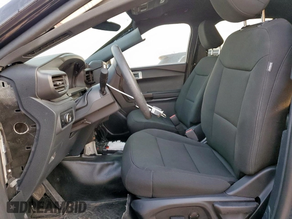 2025 Ford Police Interceptor Utility z VIN 1FM5K8AB7SGA28608, wystawiony jako Copart lot #57248625 z przebiegiem 5940 mil mil oraz Szkody całkowita. Historia ofert i sprzedaży dostępna na DreamBid. Obrazek 7.