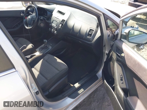 2016 Kia Forte EX with VIN KNAFX5A89G5627605, listed as a IAAI auction lot 42022725 with 87,712 mi miles and . Bid and sale history available at carsss.com. Image 5.